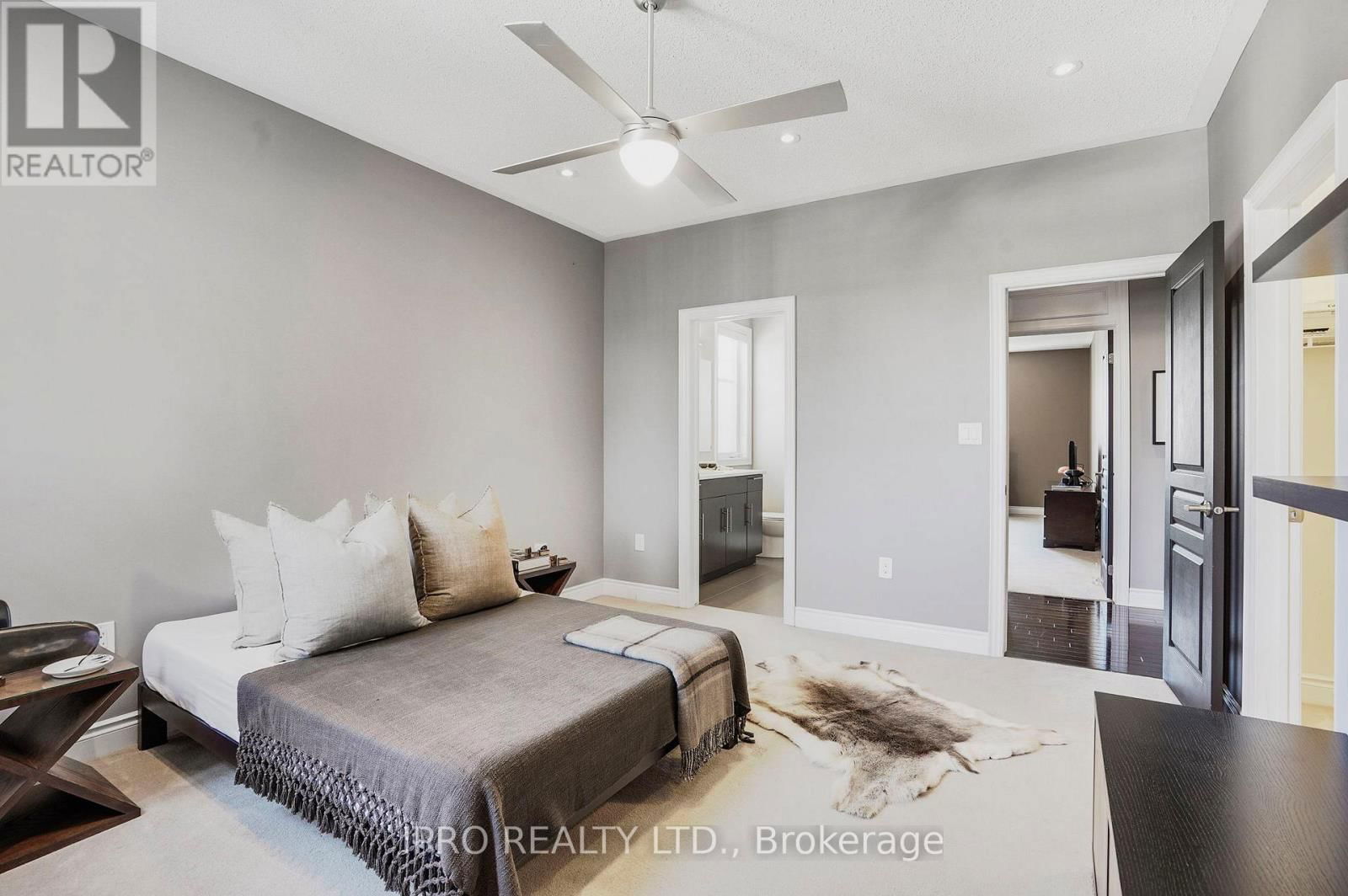 383 WETTLAUFER TERRACE Image 23