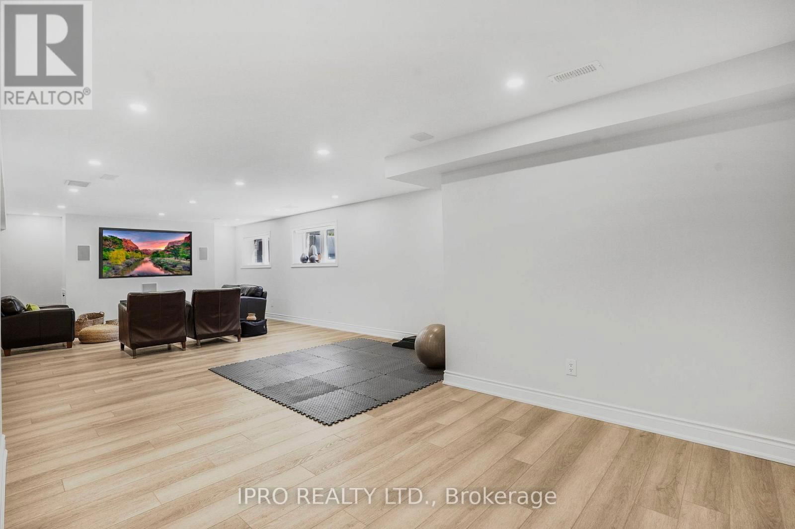 383 WETTLAUFER TERRACE Image 29