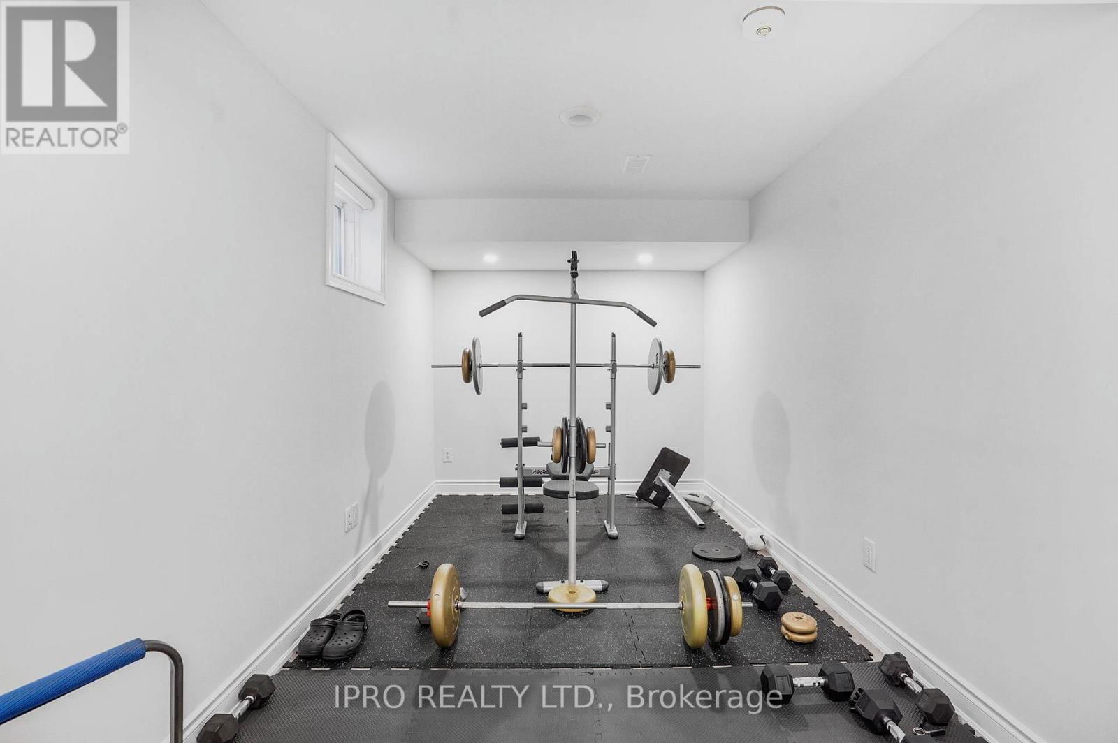 383 WETTLAUFER TERRACE Image 32
