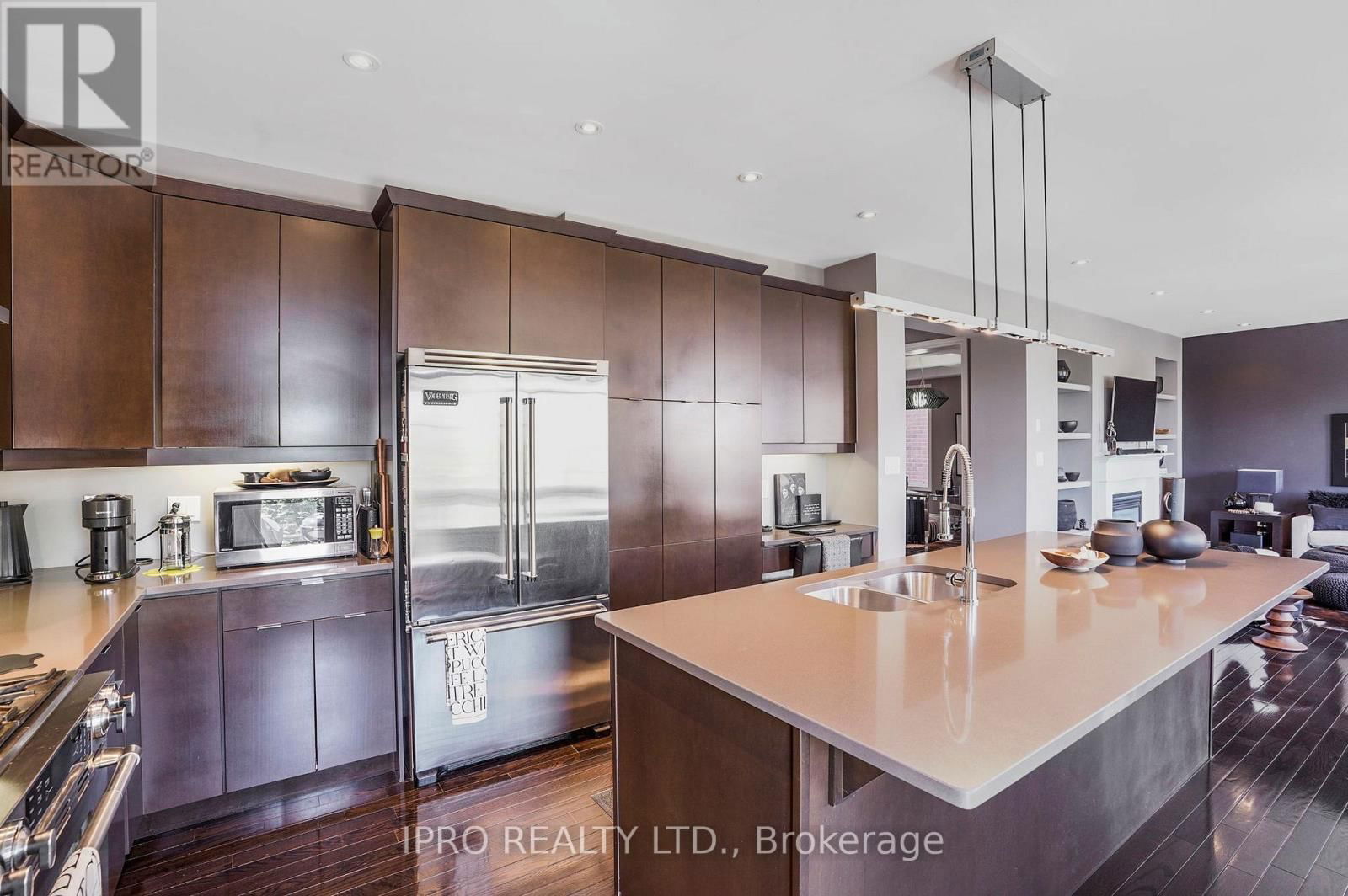 383 WETTLAUFER TERRACE Image 9