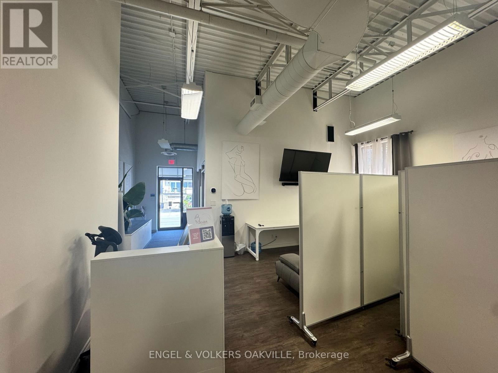 3 - 301 ROBINSON STREET Image 8