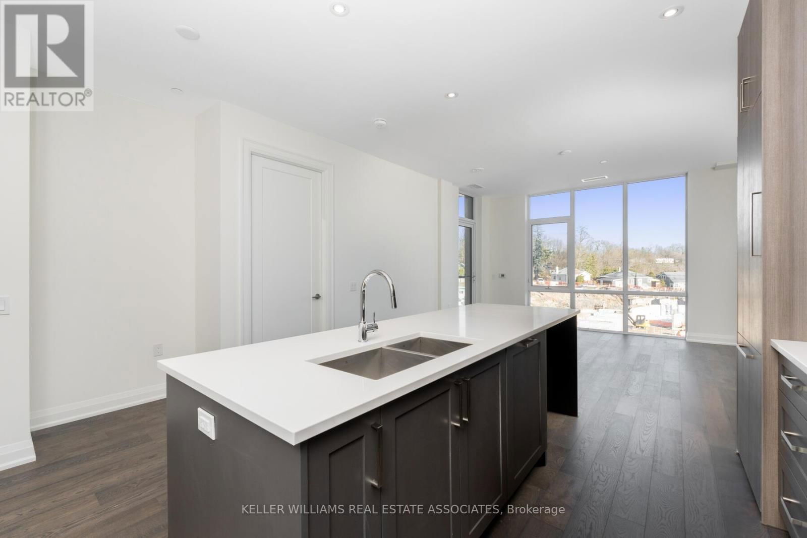 303 - 42 MILL STREET Image 10