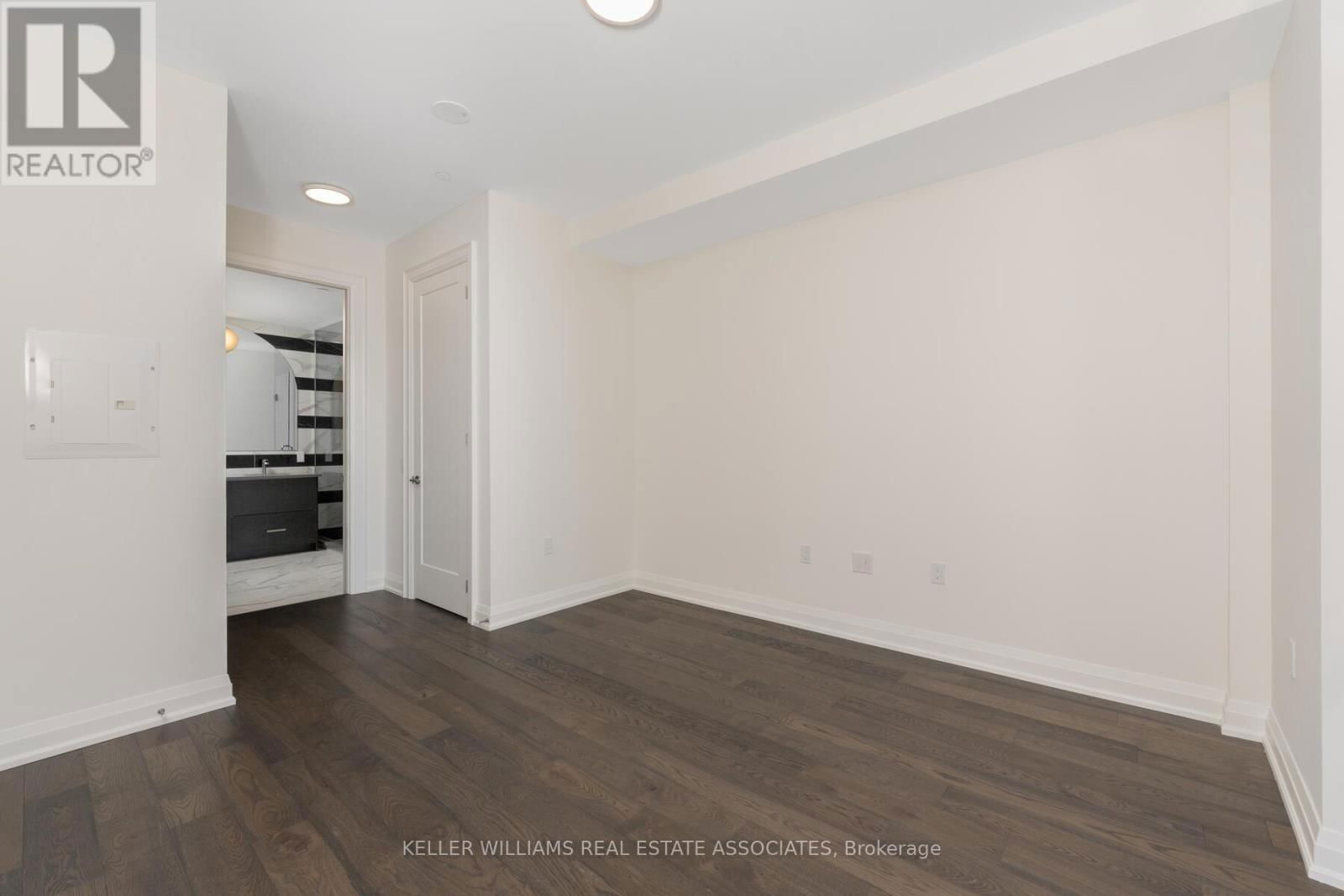 303 - 42 MILL STREET Image 13