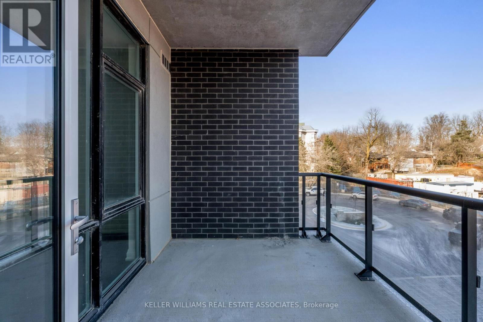 303 - 42 MILL STREET Image 18