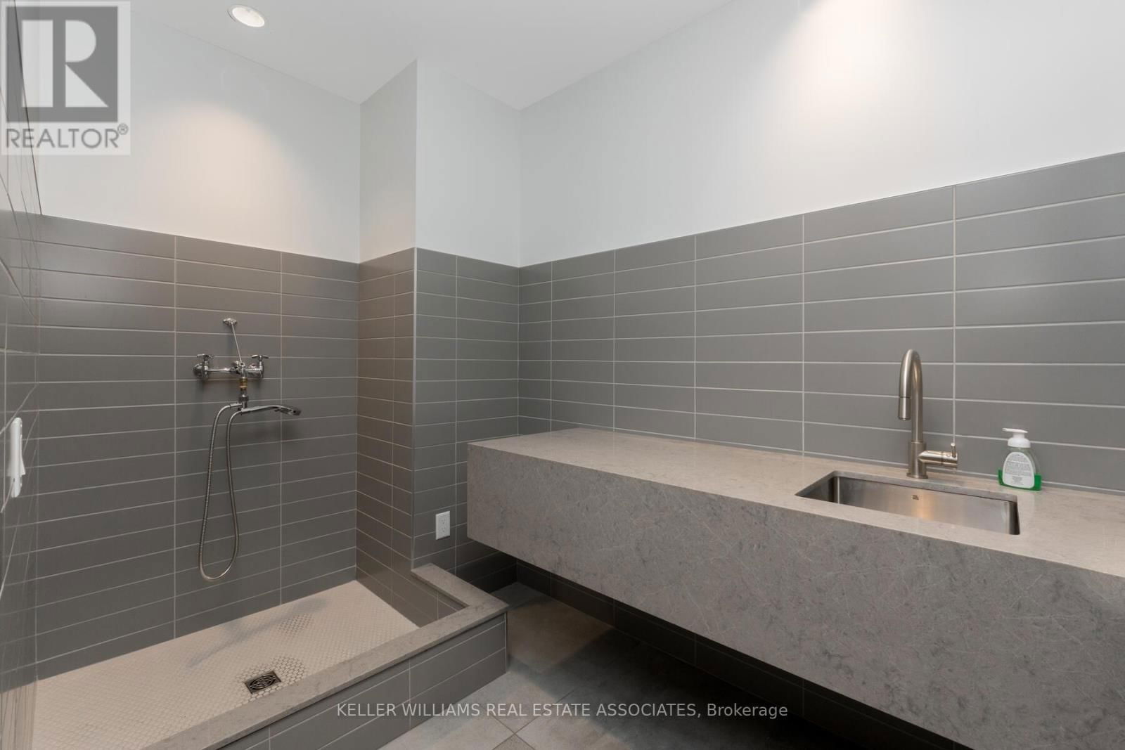 303 - 42 MILL STREET Image 21