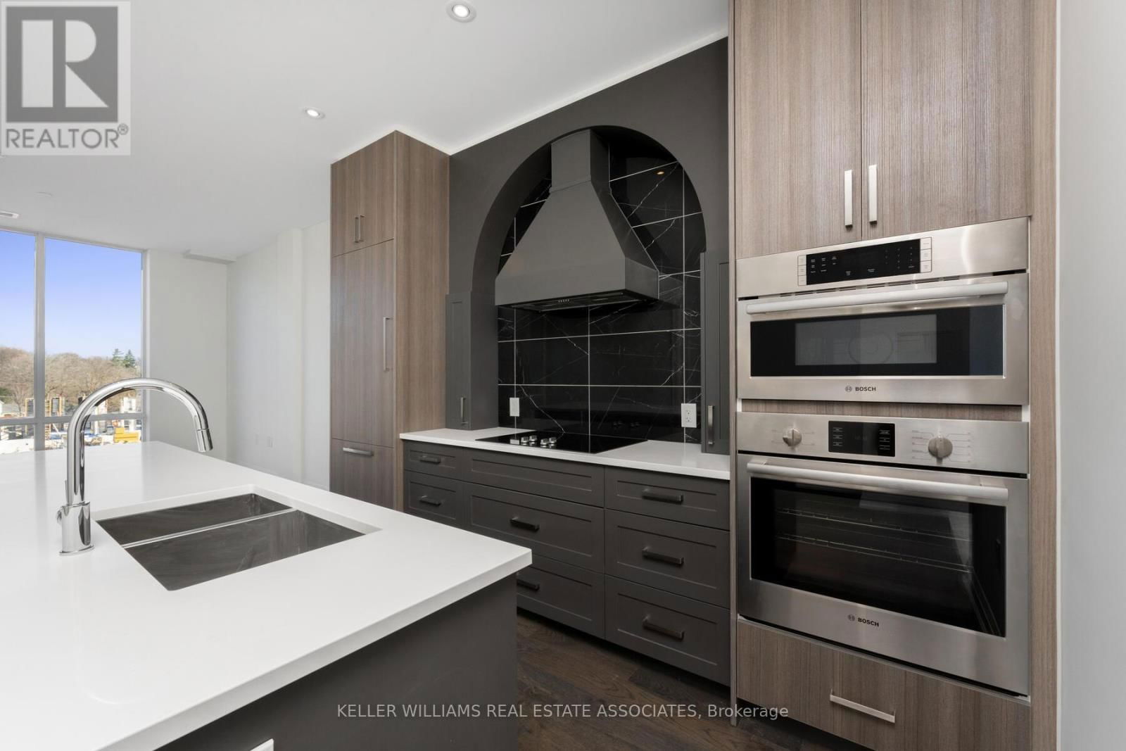 303 - 42 MILL STREET Image 9