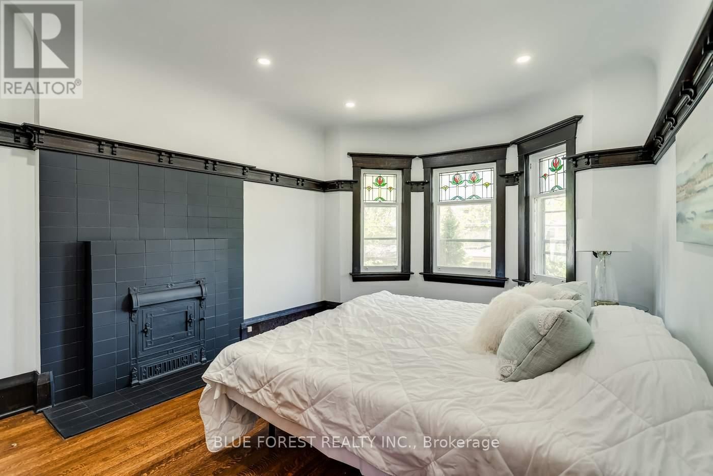 8 LAUDER AVENUE Image 26