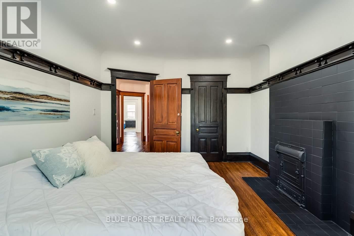 8 LAUDER AVENUE Image 27