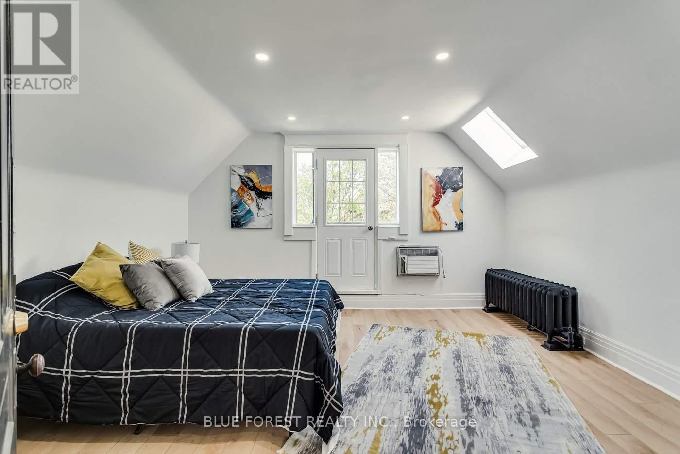 8 LAUDER AVENUE Image 34