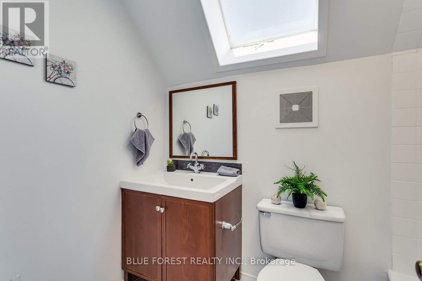 8 LAUDER AVENUE Image 38