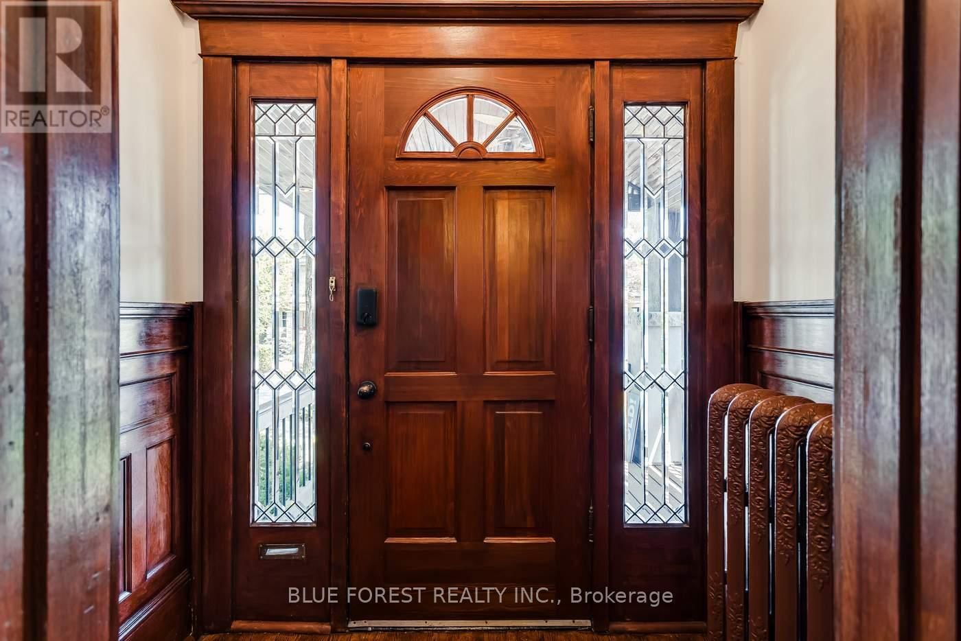8 LAUDER AVENUE Image 4
