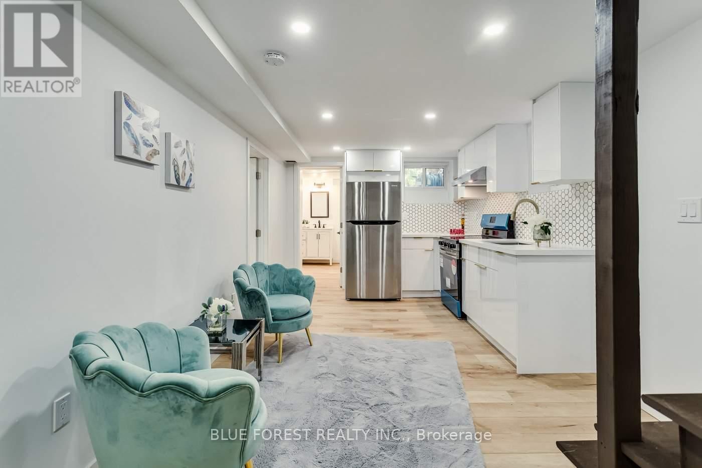 8 LAUDER AVENUE Image 41