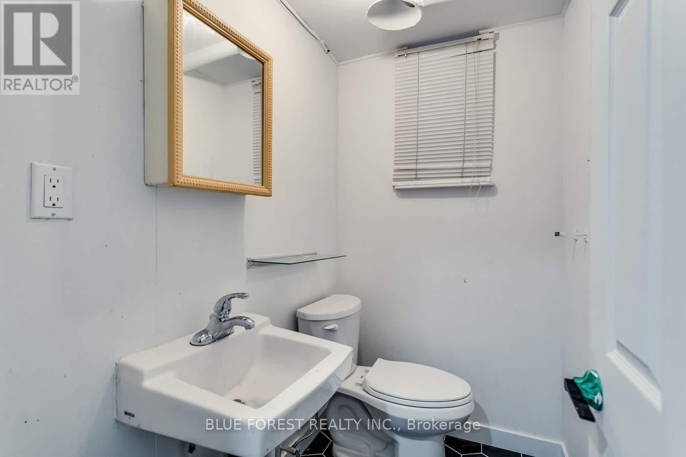 8 LAUDER AVENUE Image 47