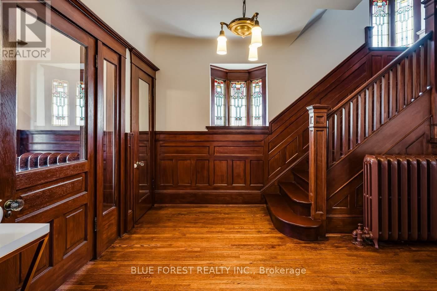8 LAUDER AVENUE Image 6