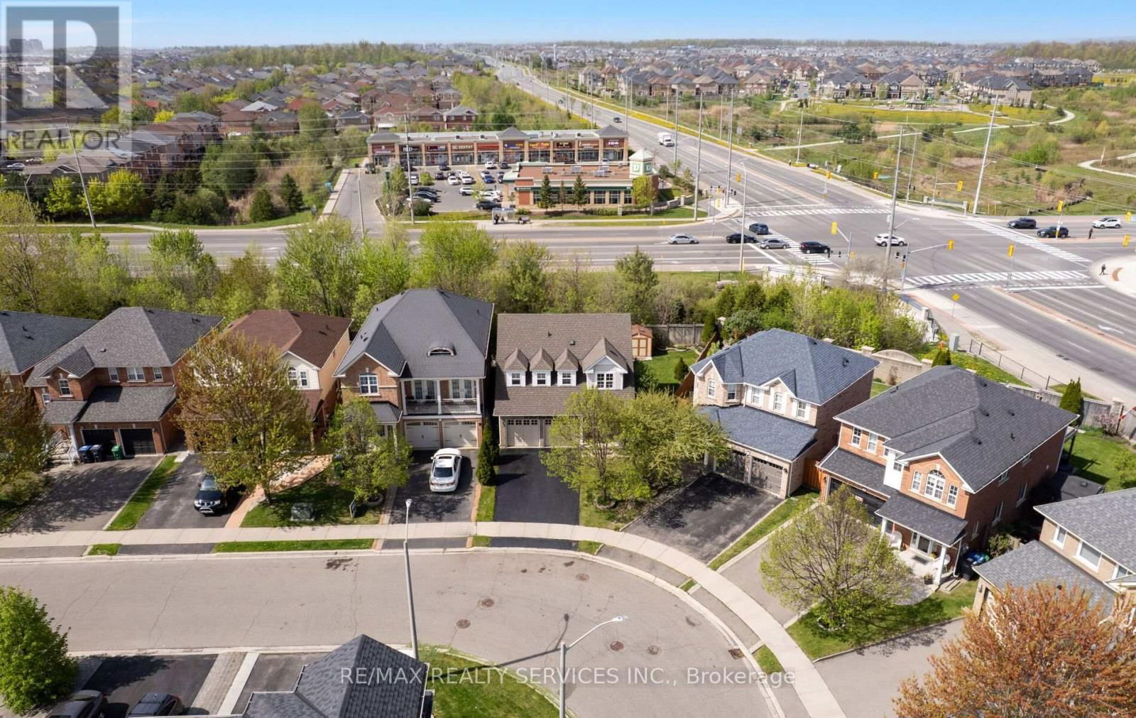 74 EARL GREY CRESCENT Image 3