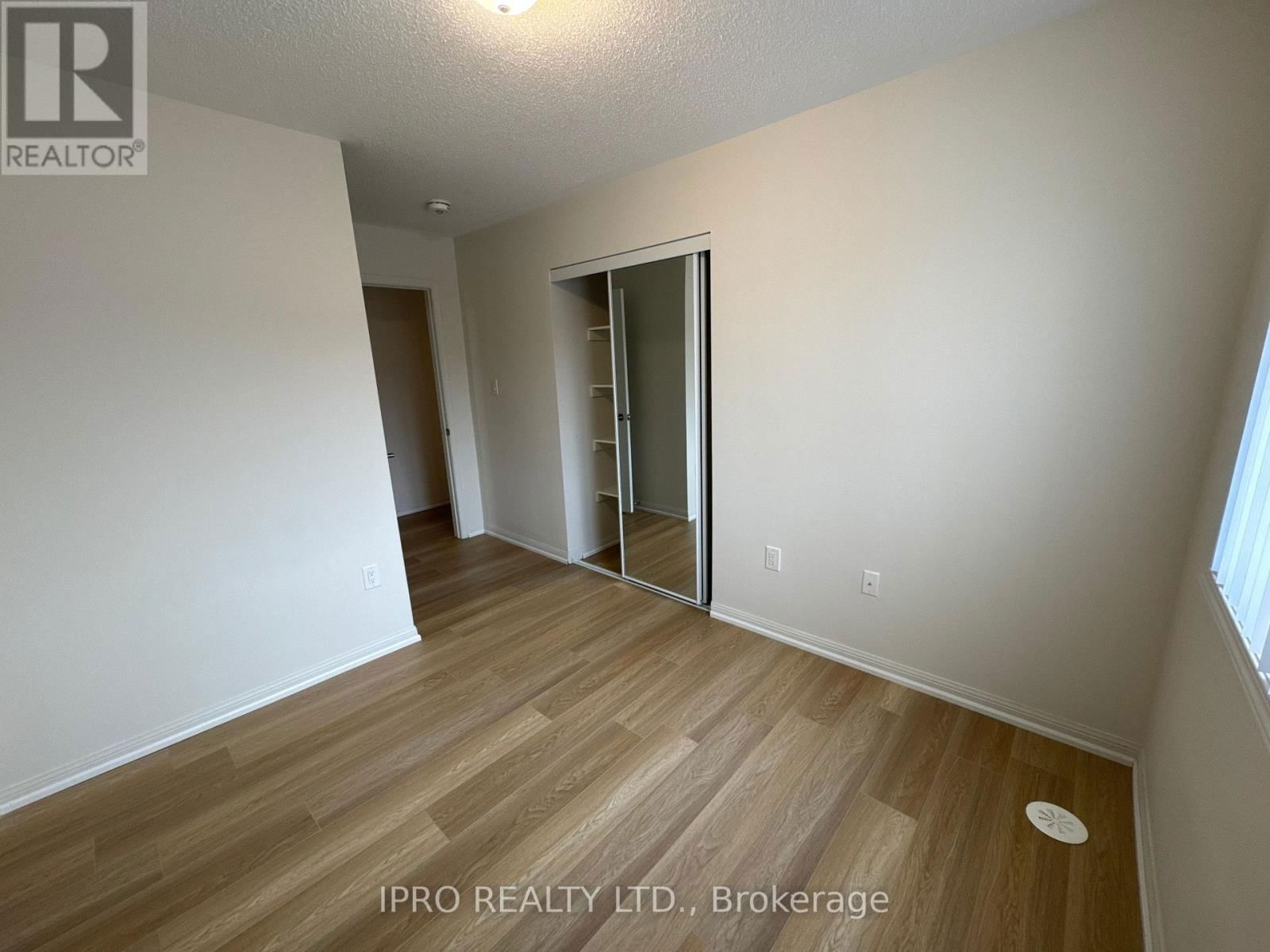 124 - 250 SUNNY MEADOW BOULEVARD WEST Image 18