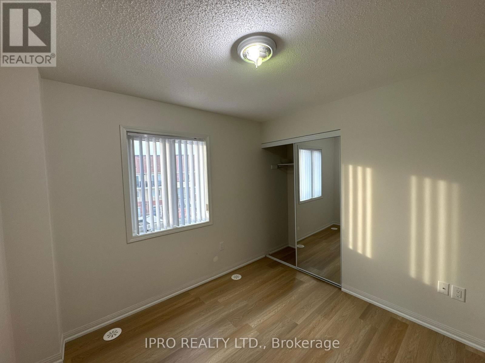 124 - 250 SUNNY MEADOW BOULEVARD WEST Image 21