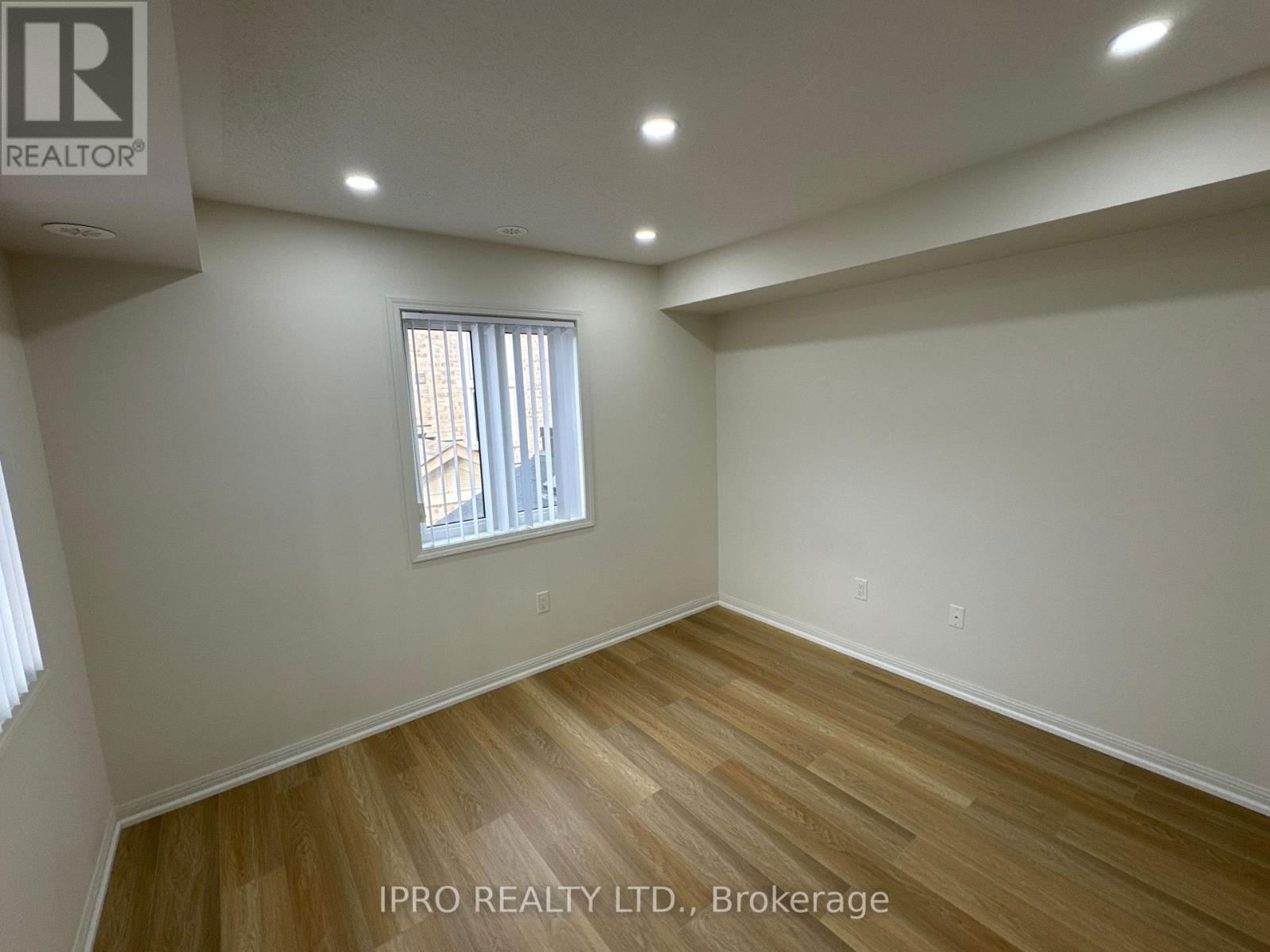 124 - 250 SUNNY MEADOW BOULEVARD WEST Image 9