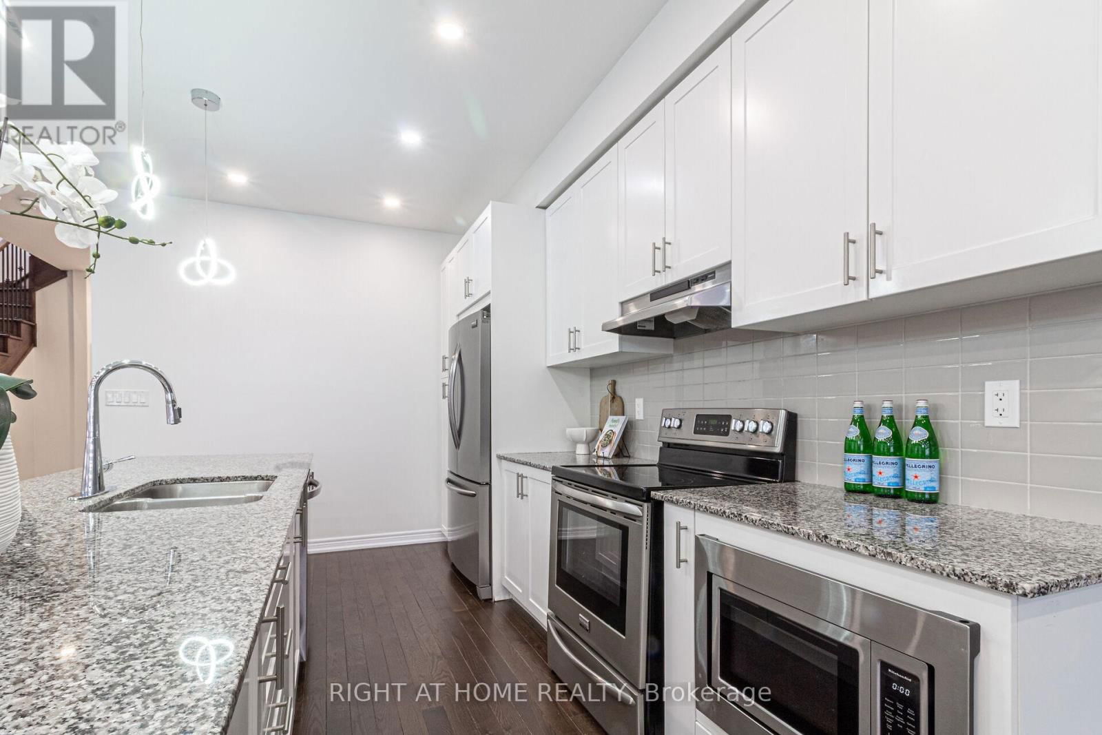 1406 FARMSTEAD DRIVE Image 12