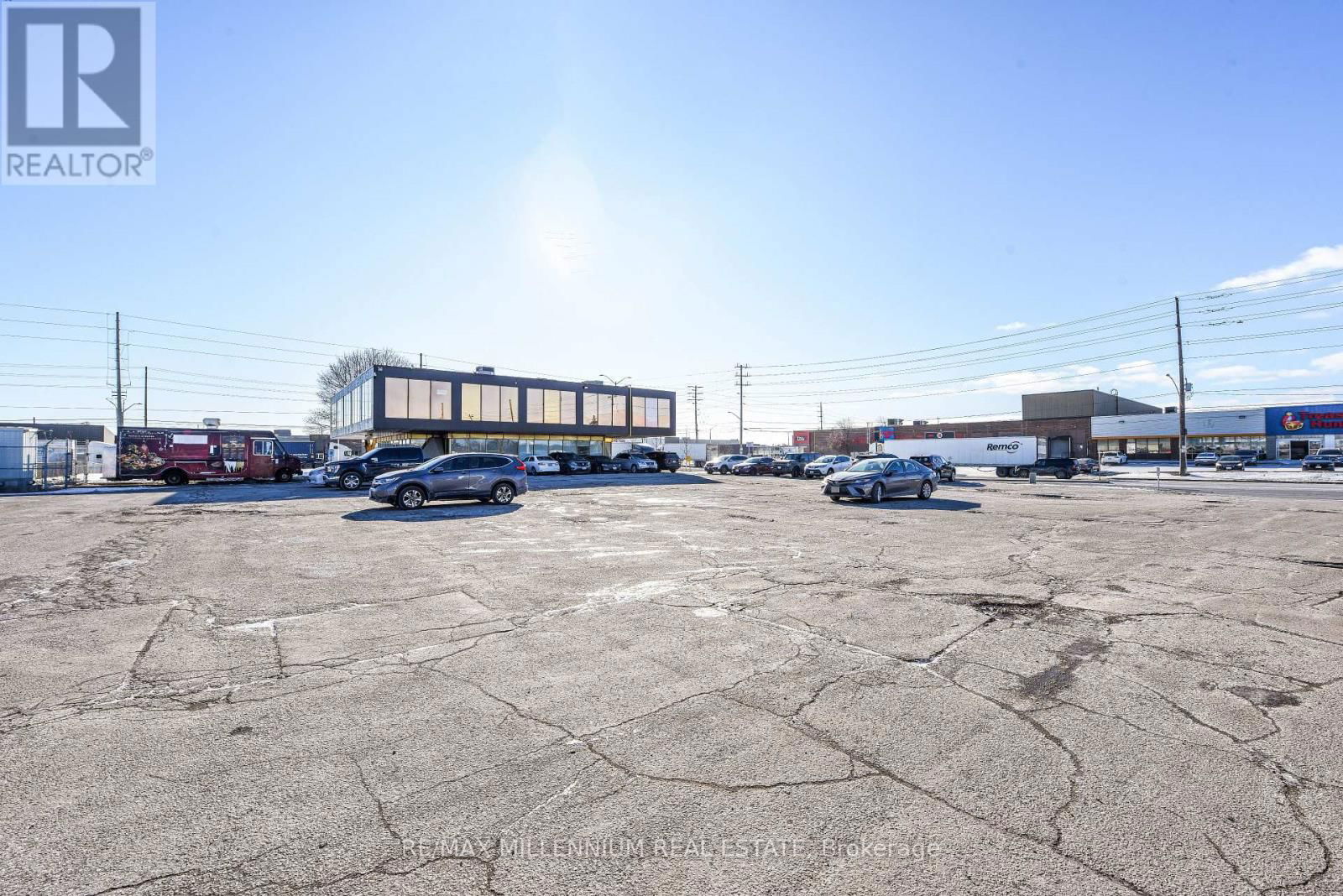 209 - 1300 STEELES AVENUE Image 2