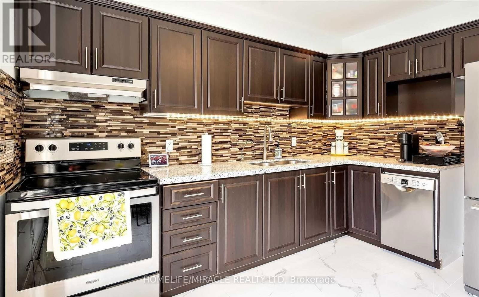 30 BROWNRIDGE CRESCENT Image 14