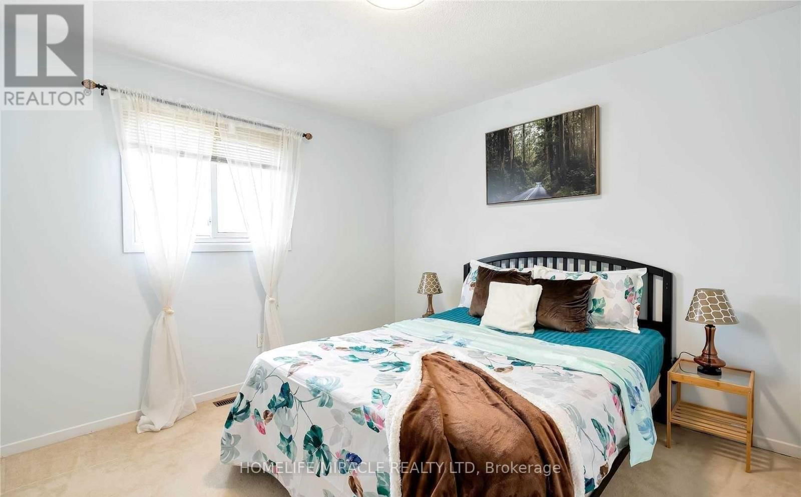30 BROWNRIDGE CRESCENT Image 22