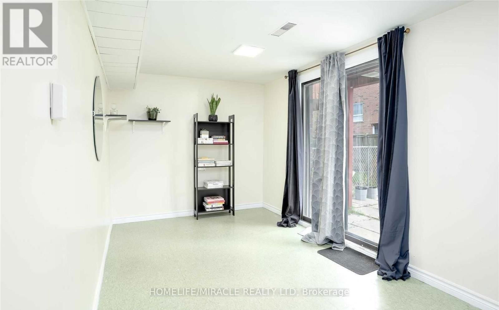 30 BROWNRIDGE CRESCENT Image 32