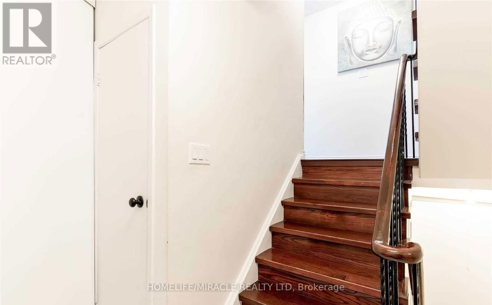 30 BROWNRIDGE CRESCENT Image 4