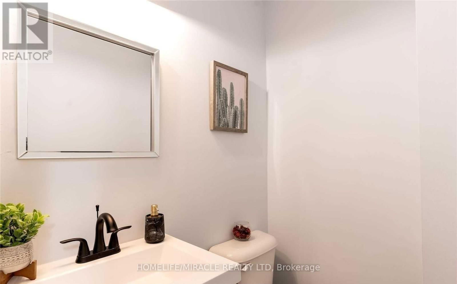 30 BROWNRIDGE CRESCENT Image 5