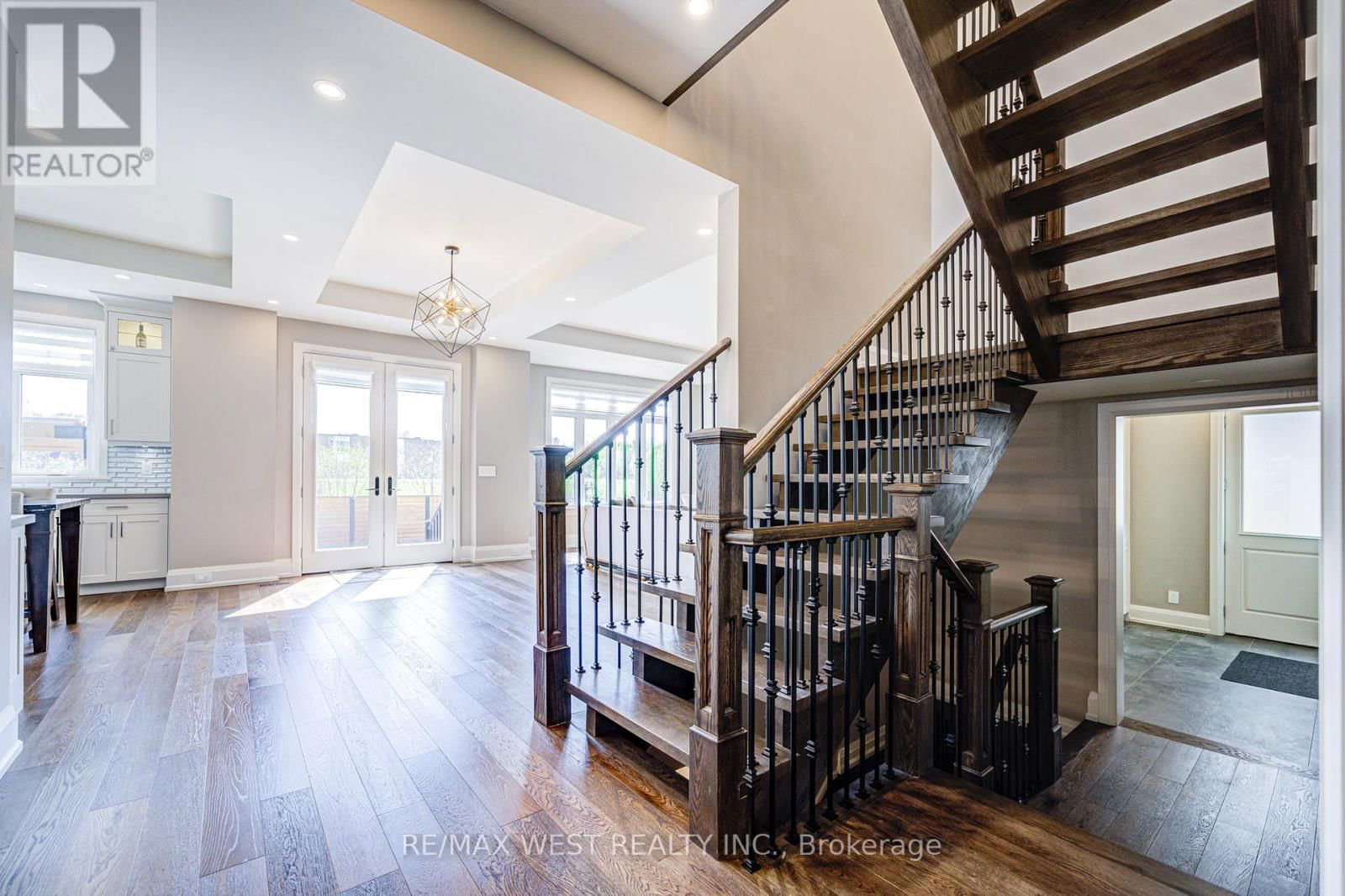 2194 HAYGATE CRESCENT Image 10