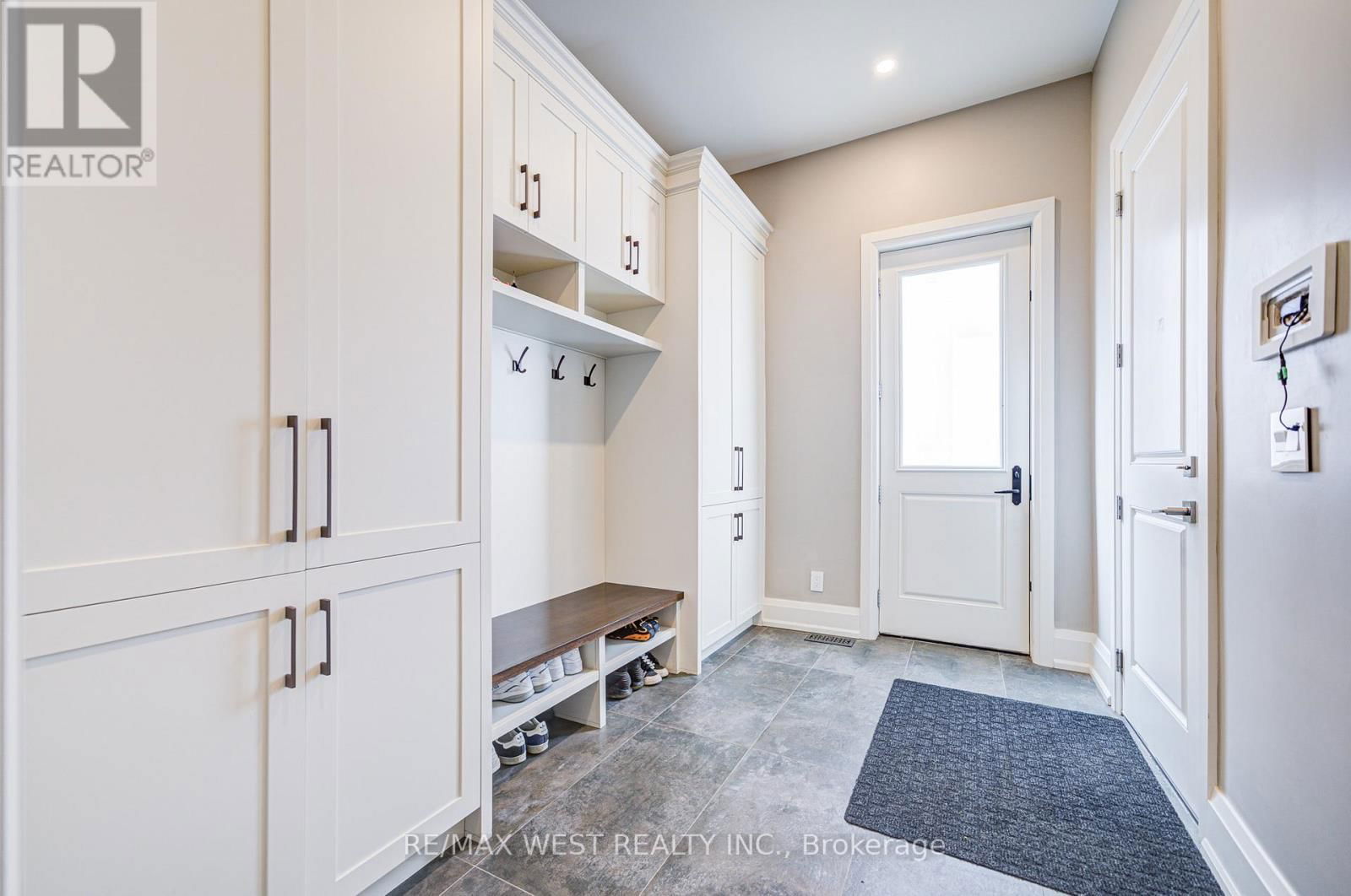 2194 HAYGATE CRESCENT Image 18