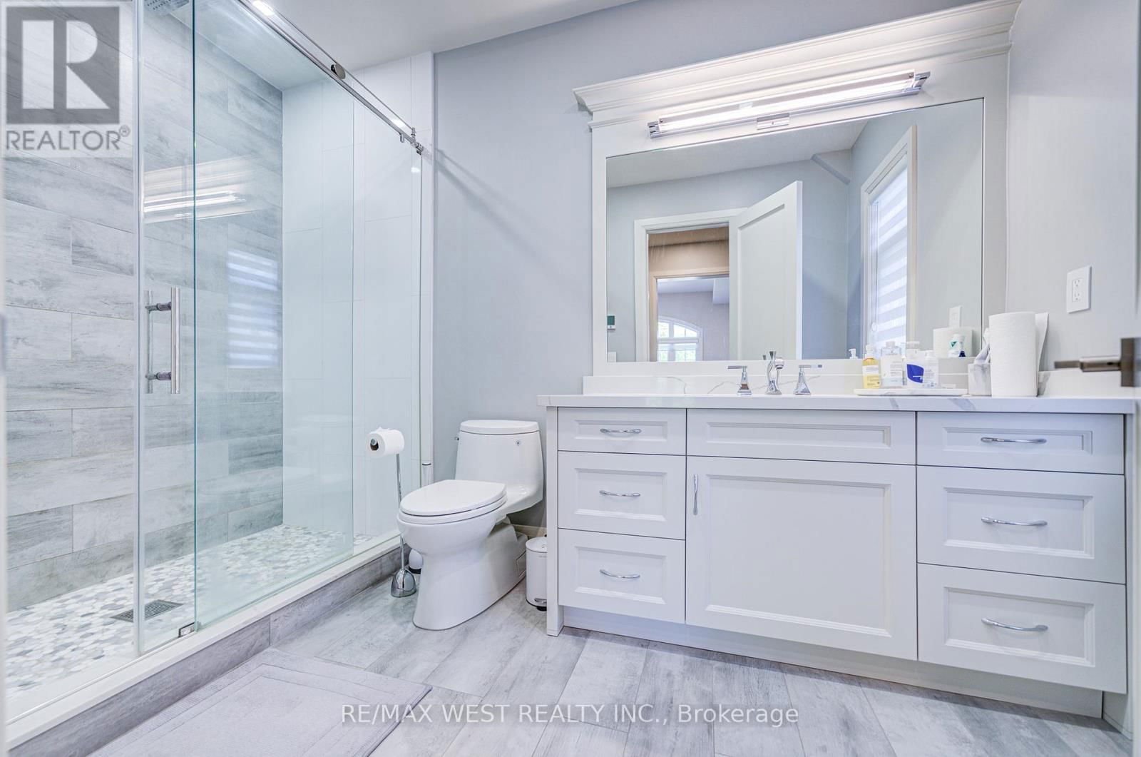 2194 HAYGATE CRESCENT Image 37