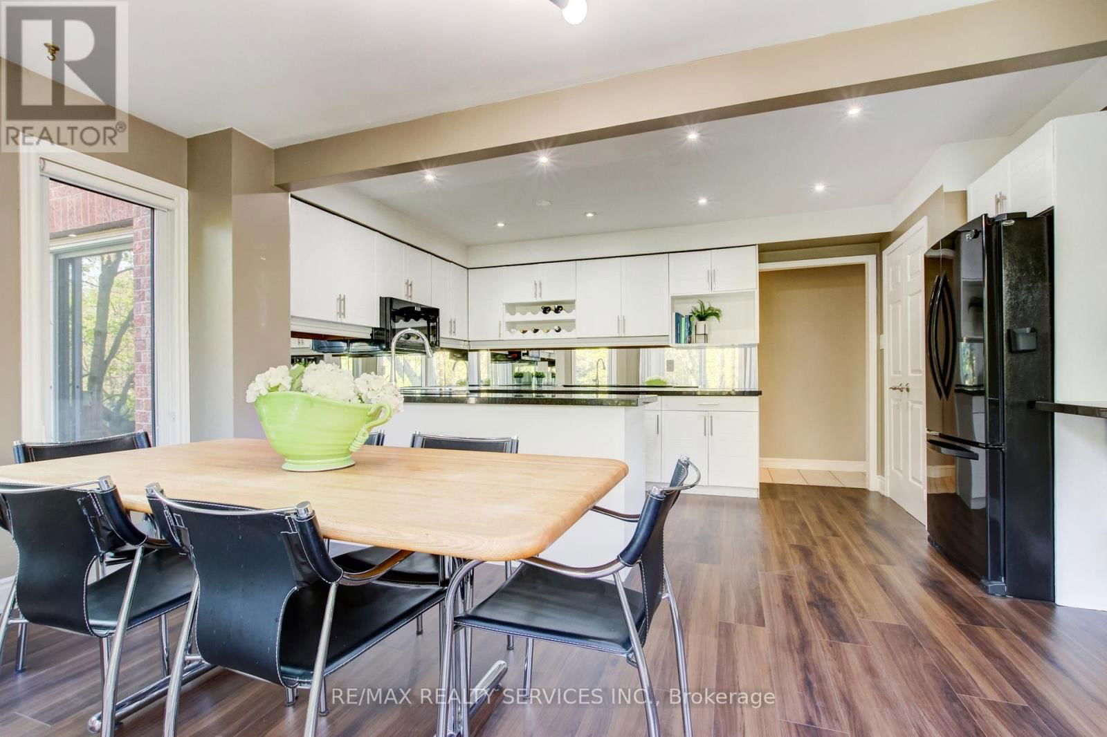 25 BROOKBANK COURT Image 11