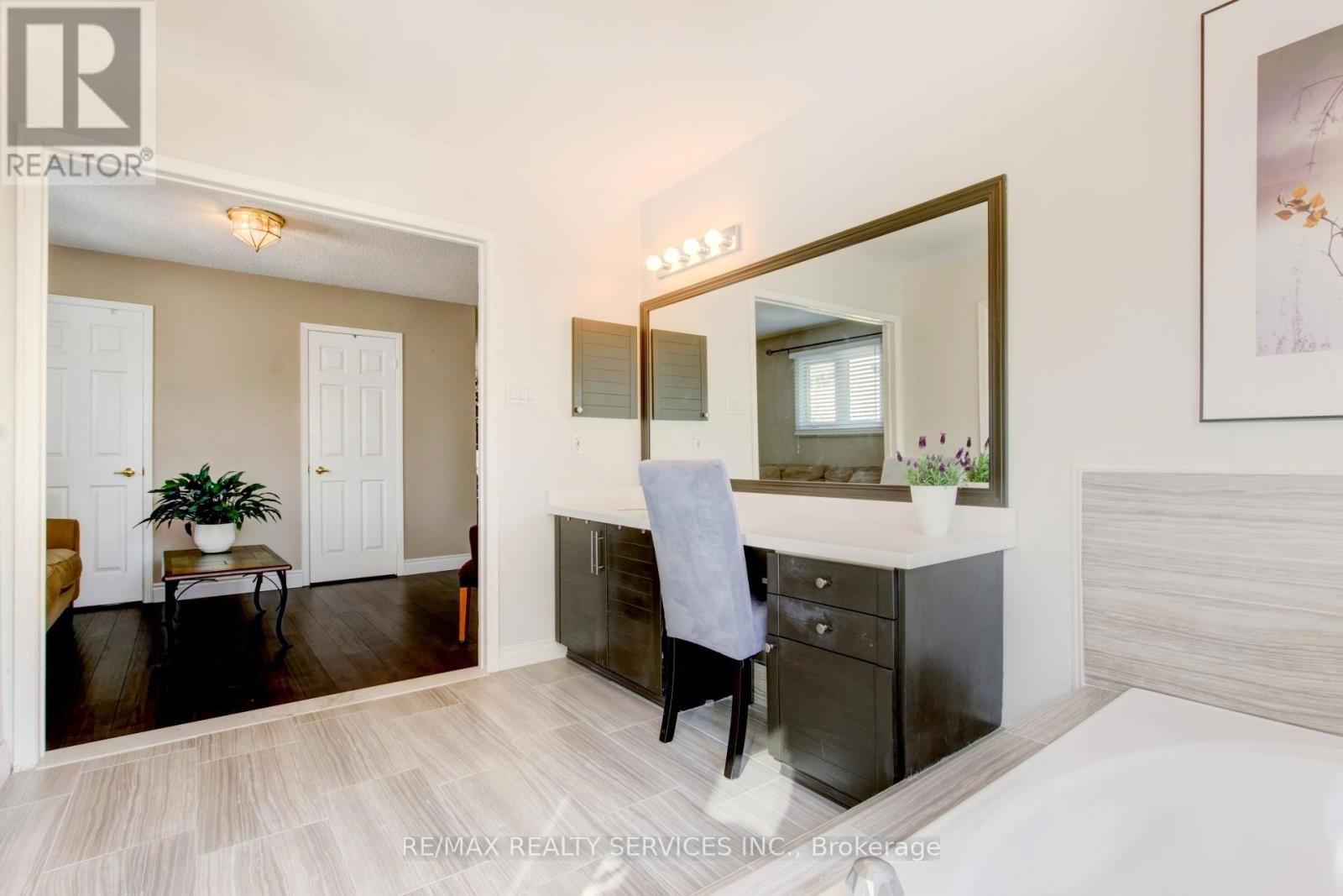 25 BROOKBANK COURT Image 20