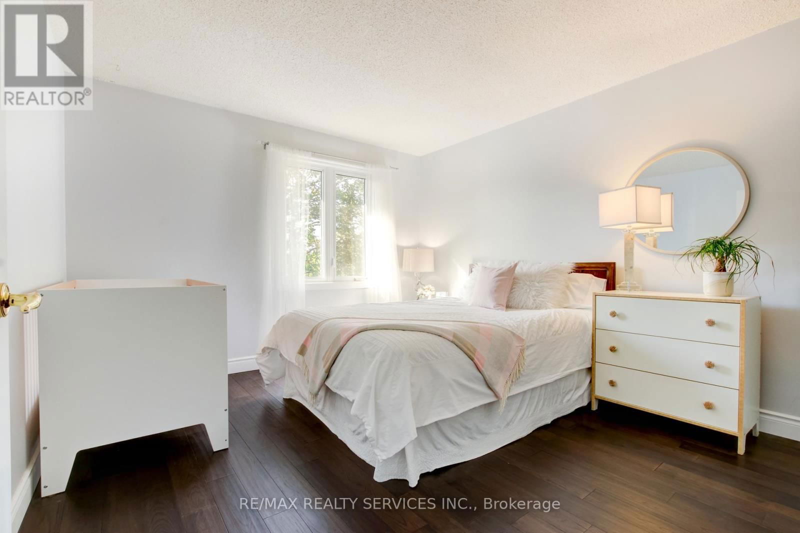 25 BROOKBANK COURT Image 22