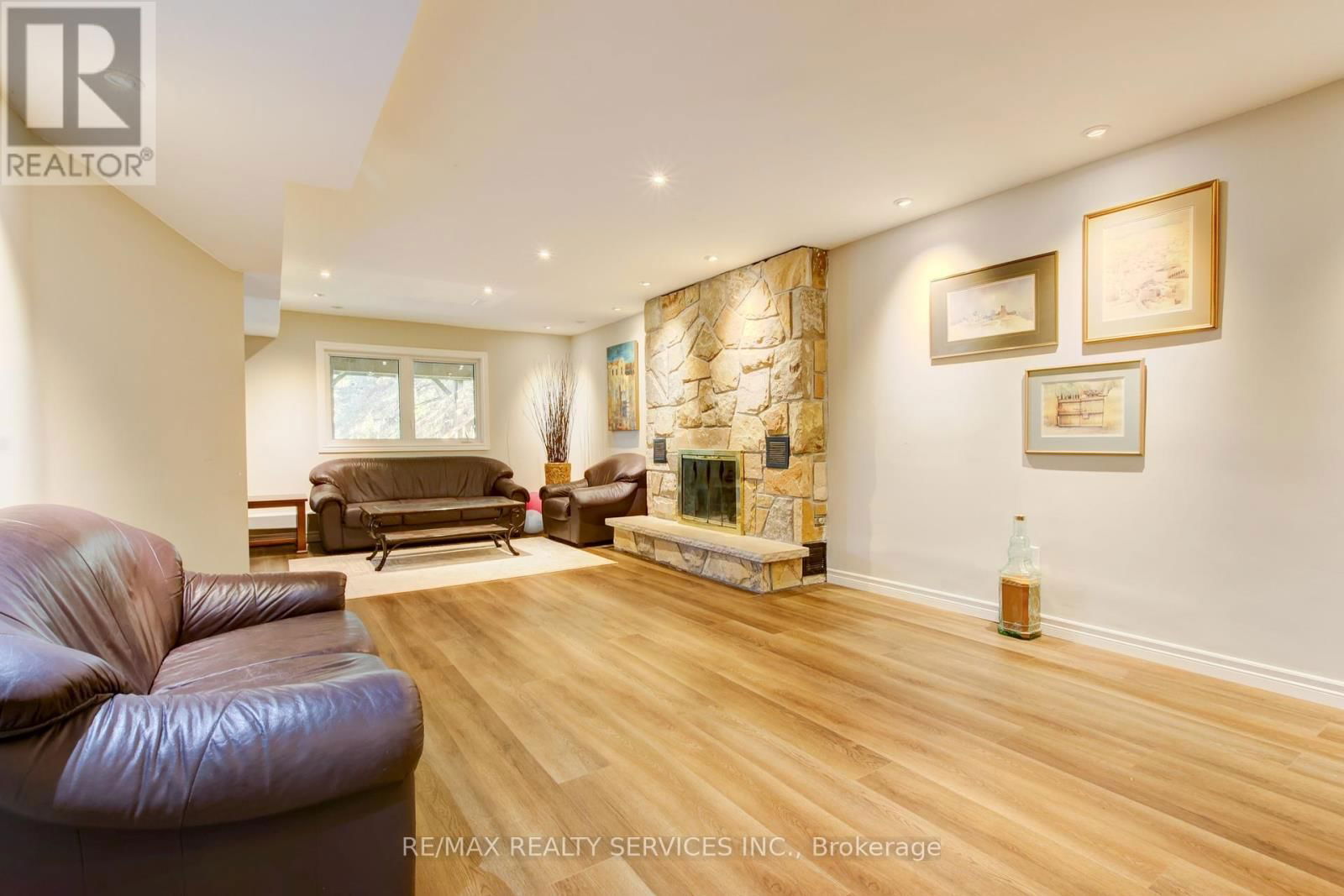 25 BROOKBANK COURT Image 23