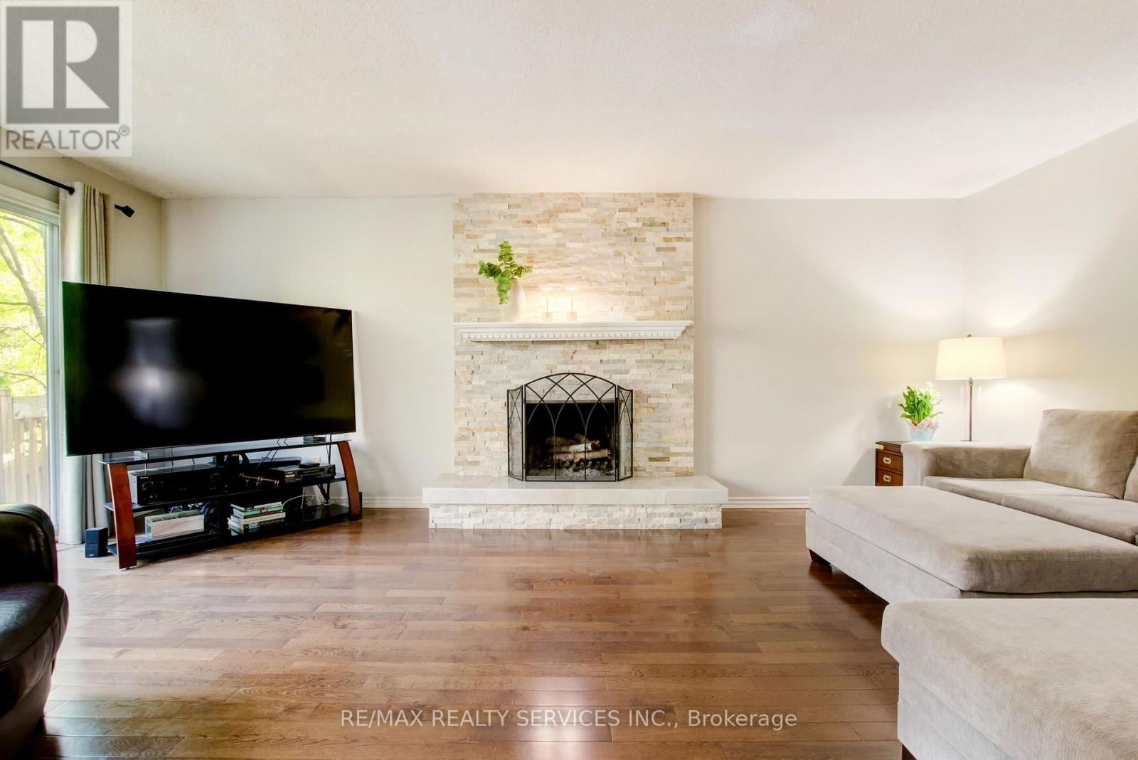 25 BROOKBANK COURT Image 4