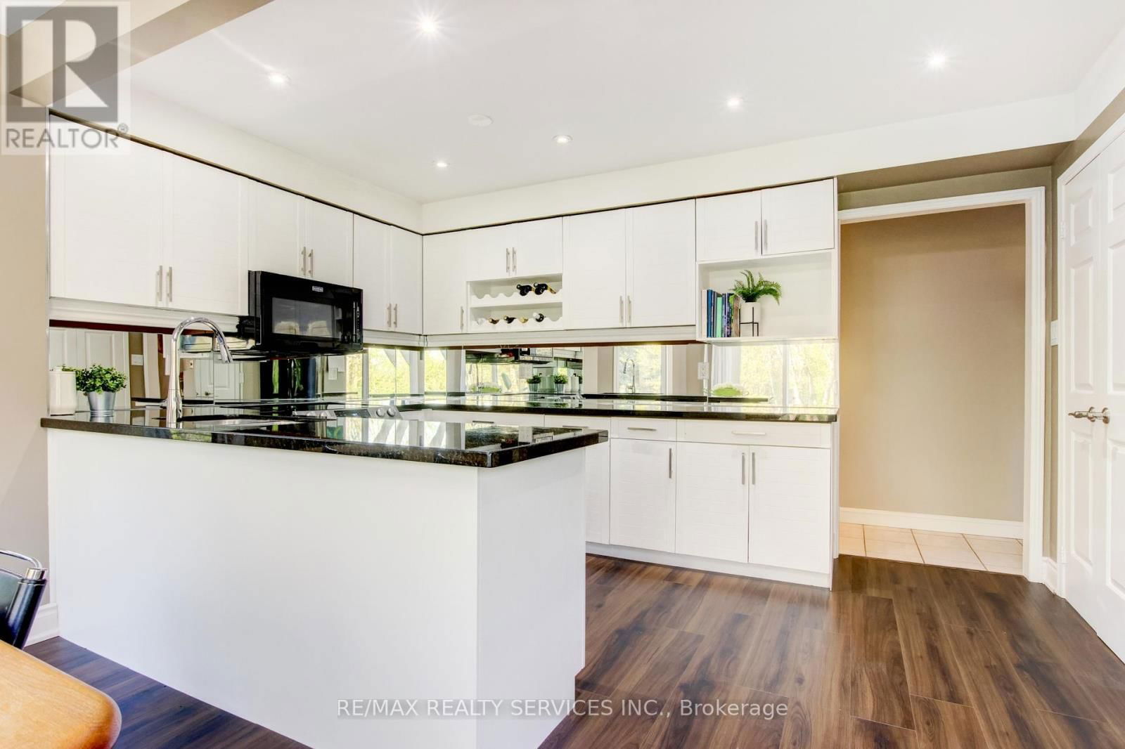 25 BROOKBANK COURT Image 7