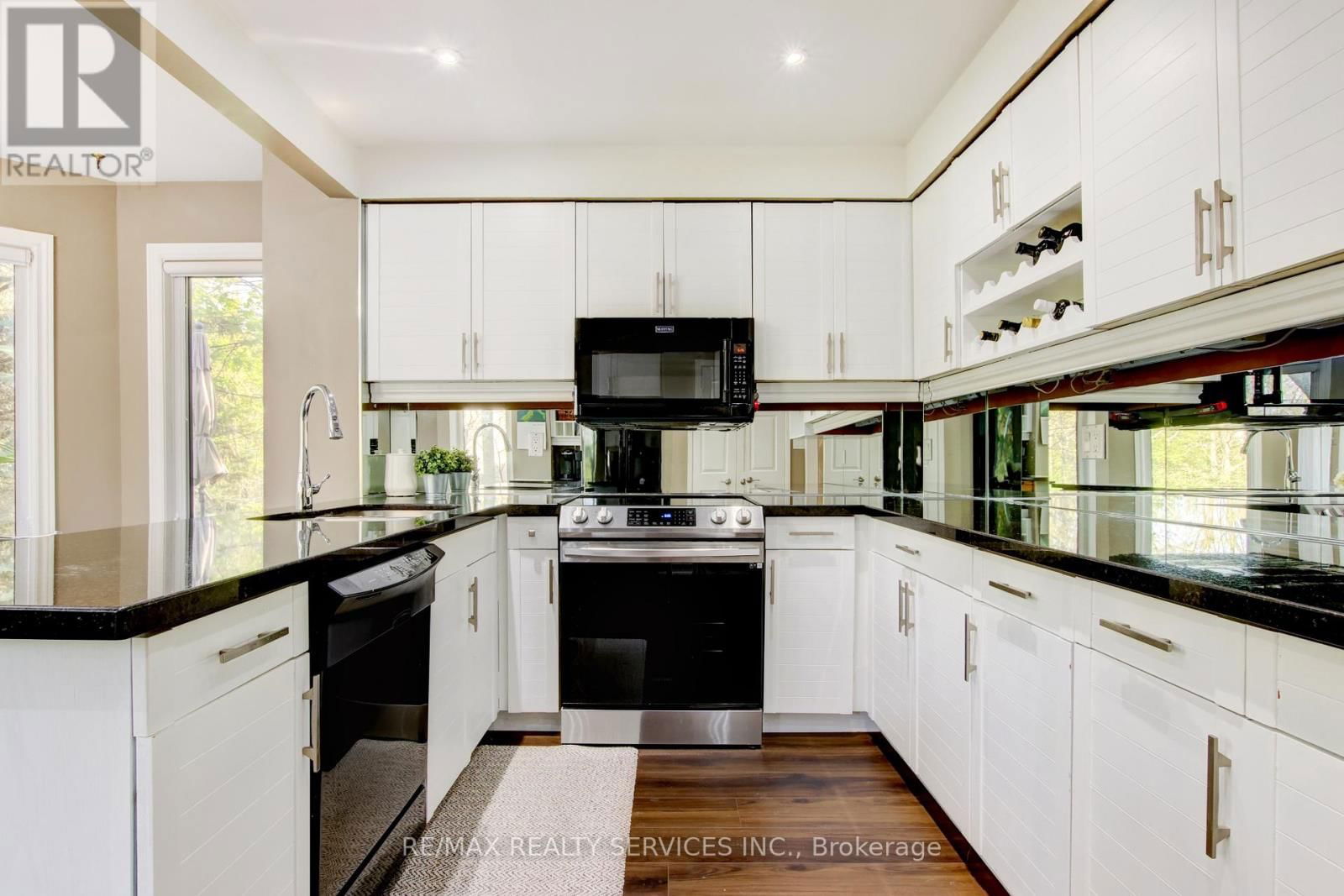 25 BROOKBANK COURT Image 8