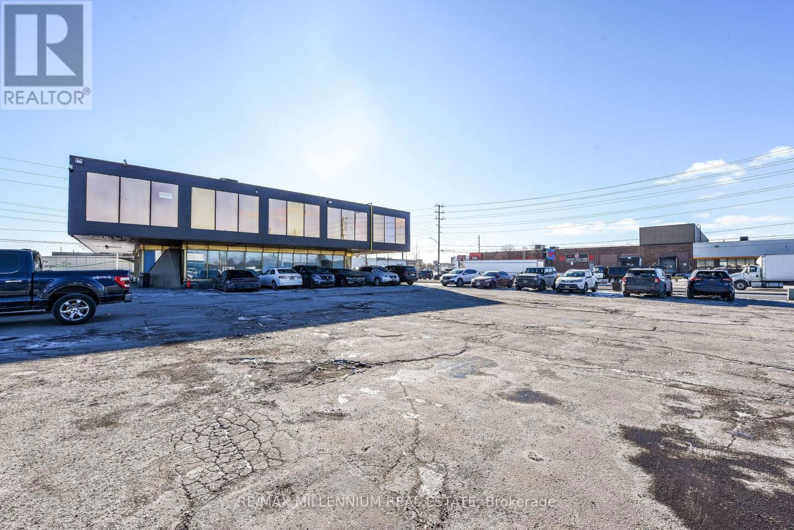 220 - 1300 STEELES AVENUE Image 1
