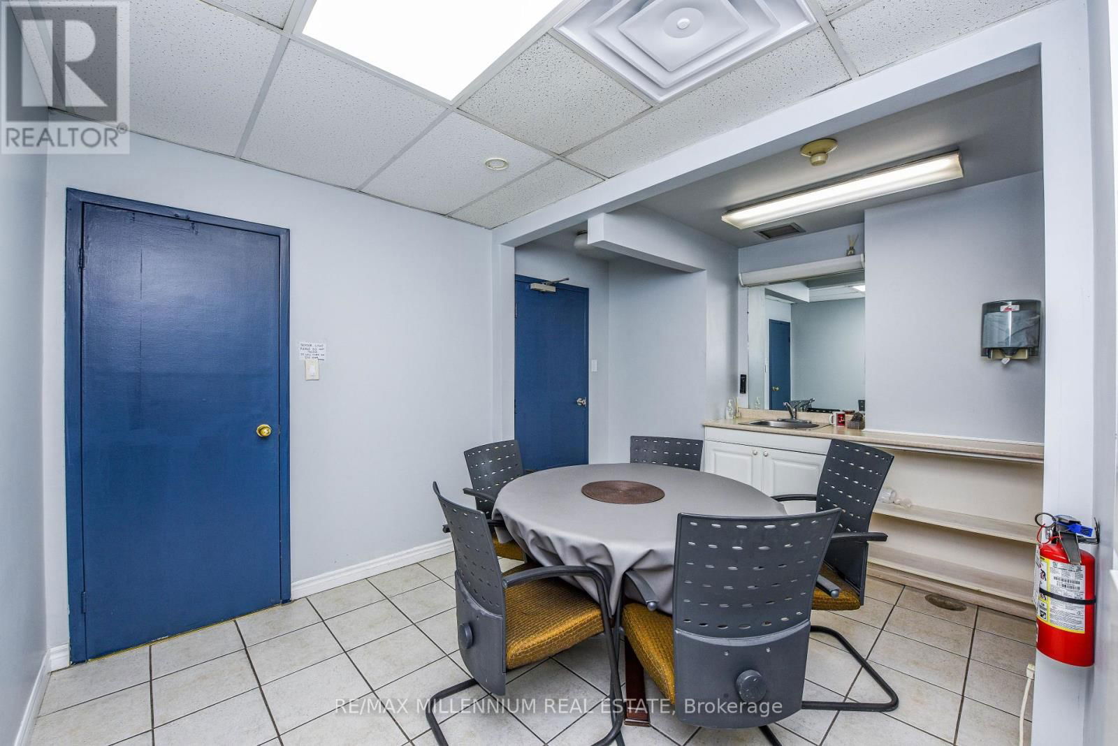 220 - 1300 STEELES AVENUE Image 12