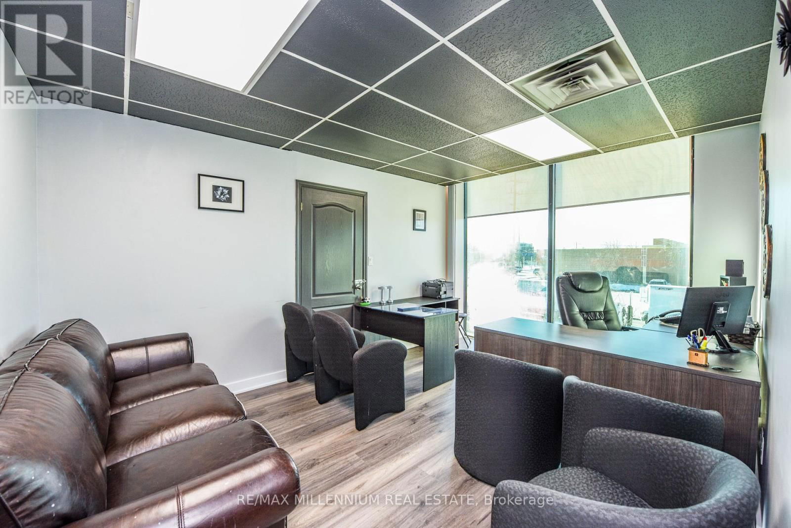 220 - 1300 STEELES AVENUE Image 6