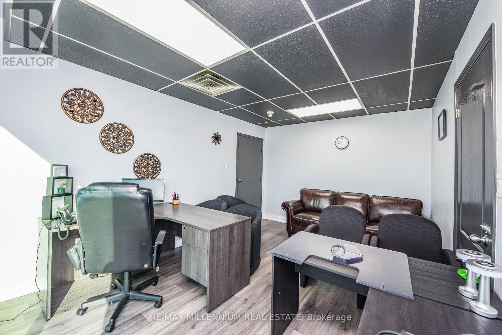 220 - 1300 STEELES AVENUE Image 7