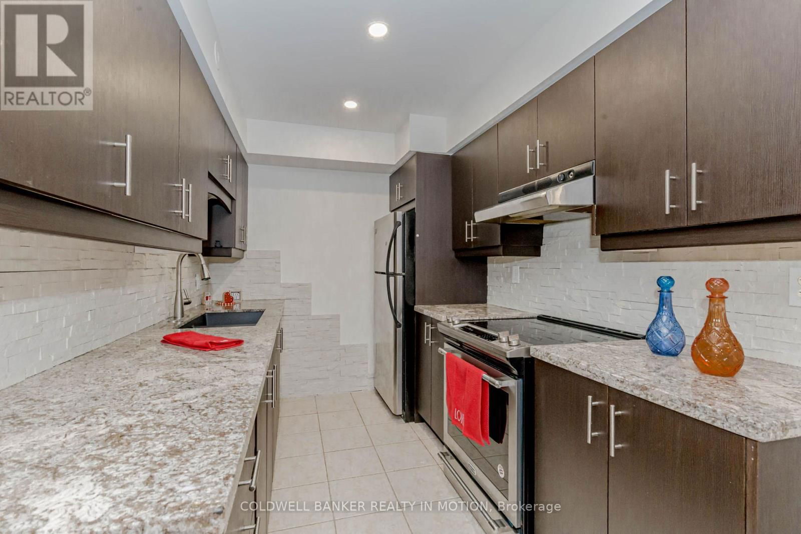 #279 - 4975 SOUTHAMPTON DRIVE Image 11