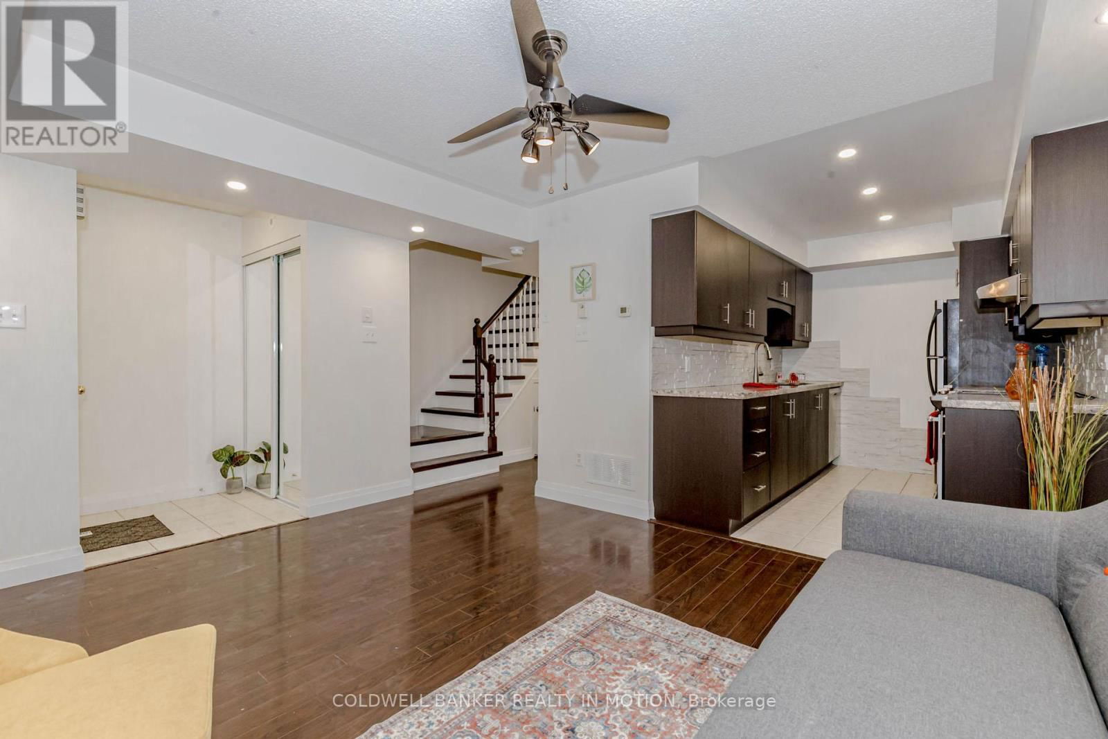#279 - 4975 SOUTHAMPTON DRIVE Image 18