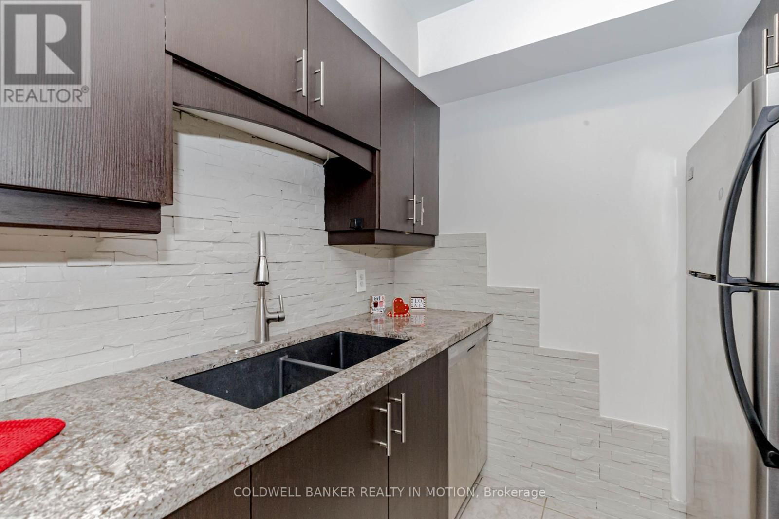 #279 - 4975 SOUTHAMPTON DRIVE Image 6