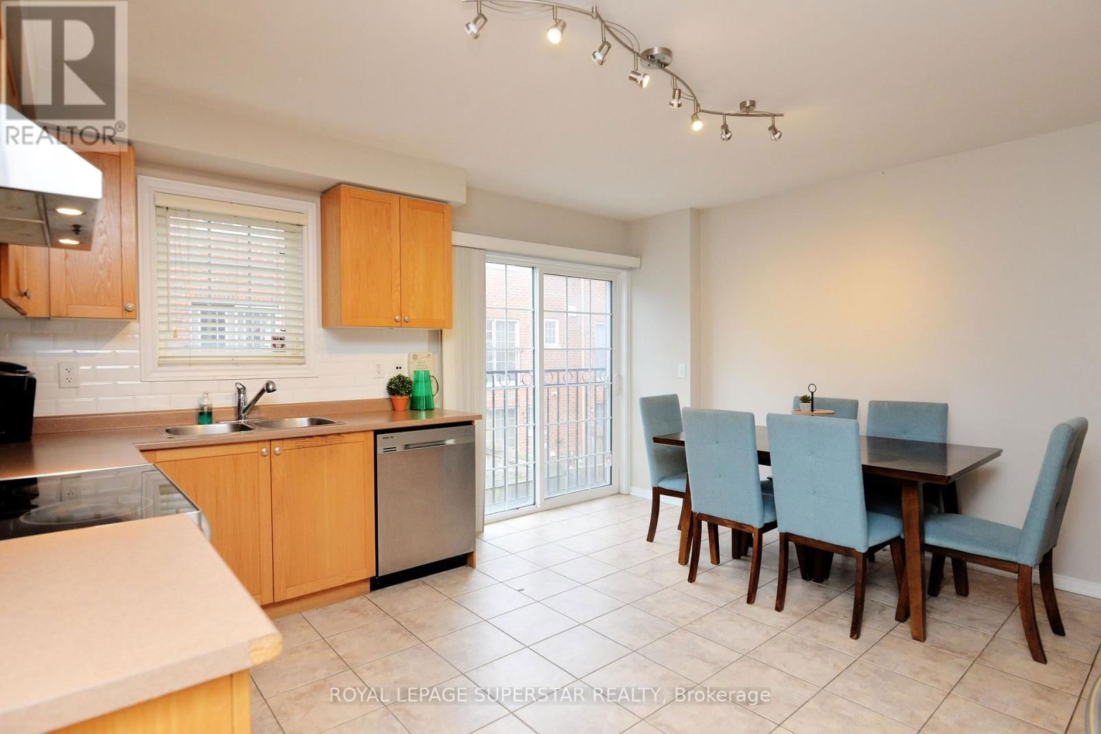 15 GEMSTONE LANE Image 20