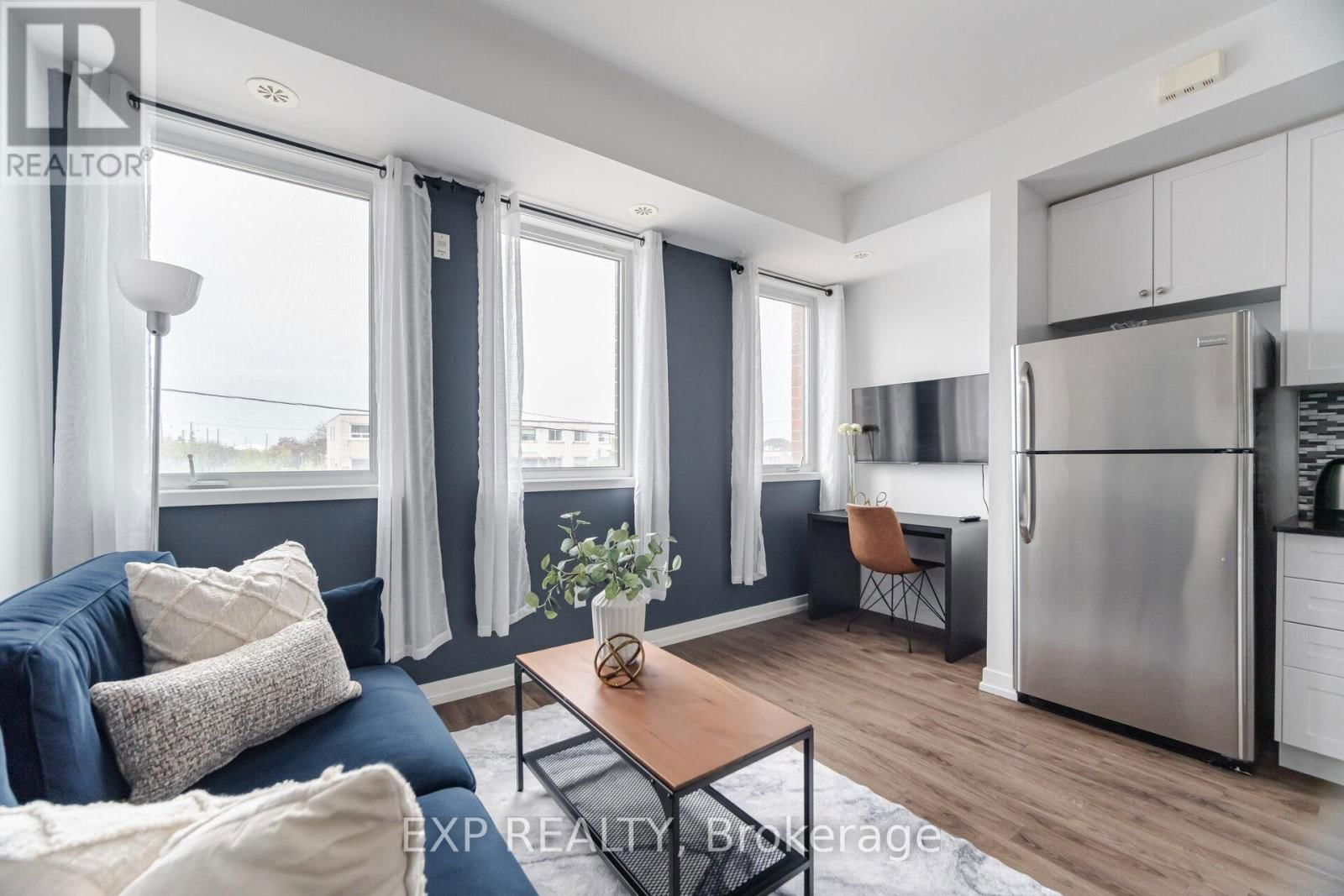 2A - 867 WILSON AVENUE Image 4