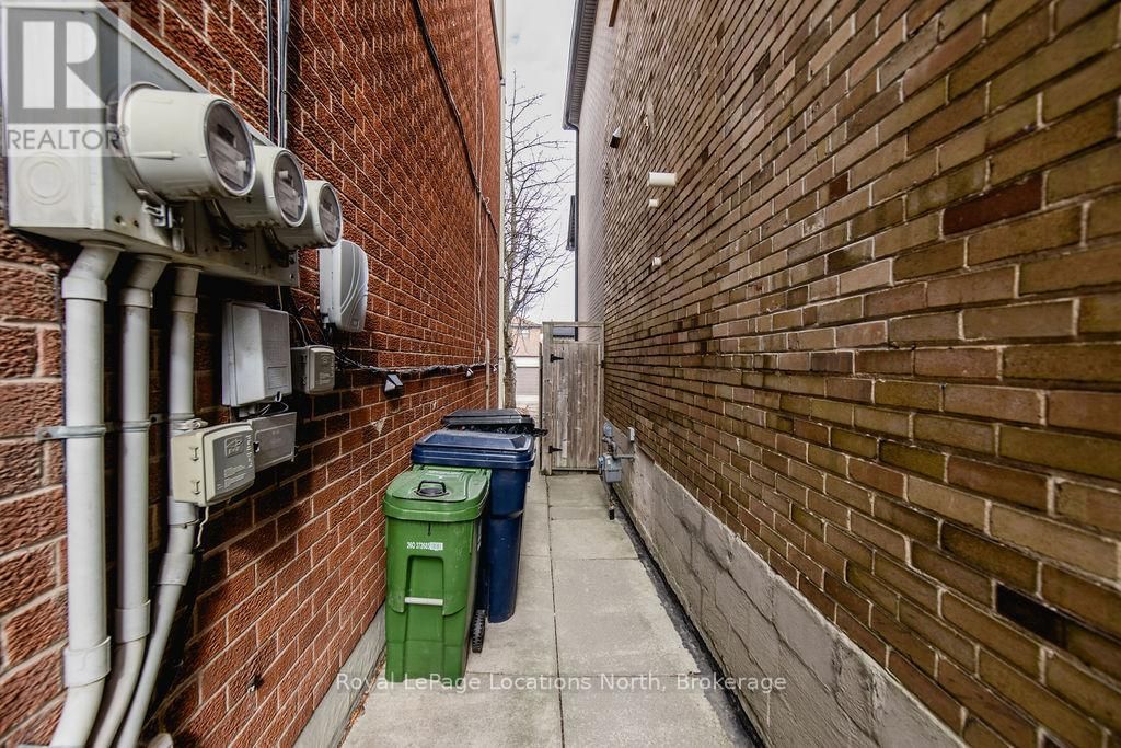 191 EARLSCOURT AVENUE Image 24