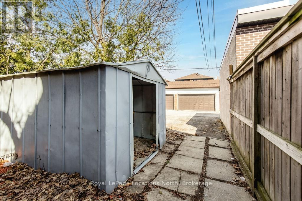 191 EARLSCOURT AVENUE Image 36